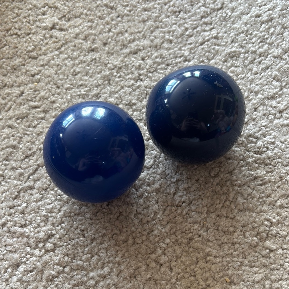 Lovevery Set of Two opposite balls